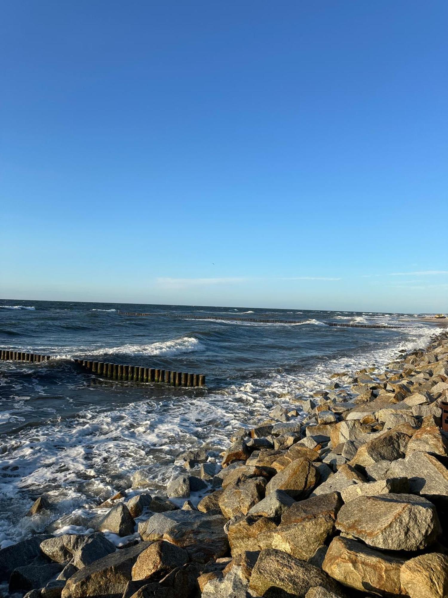 4Summer Kolobrzeg Apartamenty White Blue Sauna & Fitness & Parking 100 Metrow Do Pieknej Szerokiej Piaszczystej Plazy, Wspanialy Widok Z Duzego Tarasu! 100 Meter Zu Einem Schoenen Breiten Sandstrand, Herrliche Aussicht Von Einer Grossen Terrasse! Exteriör bild