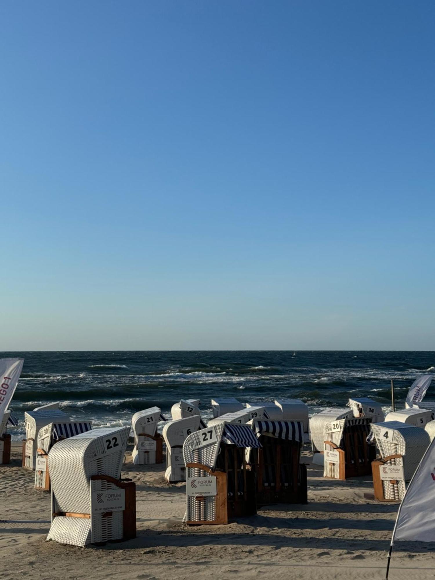4Summer Kolobrzeg Apartamenty White Blue Sauna & Fitness & Parking 100 Metrow Do Pieknej Szerokiej Piaszczystej Plazy, Wspanialy Widok Z Duzego Tarasu! 100 Meter Zu Einem Schoenen Breiten Sandstrand, Herrliche Aussicht Von Einer Grossen Terrasse! Exteriör bild